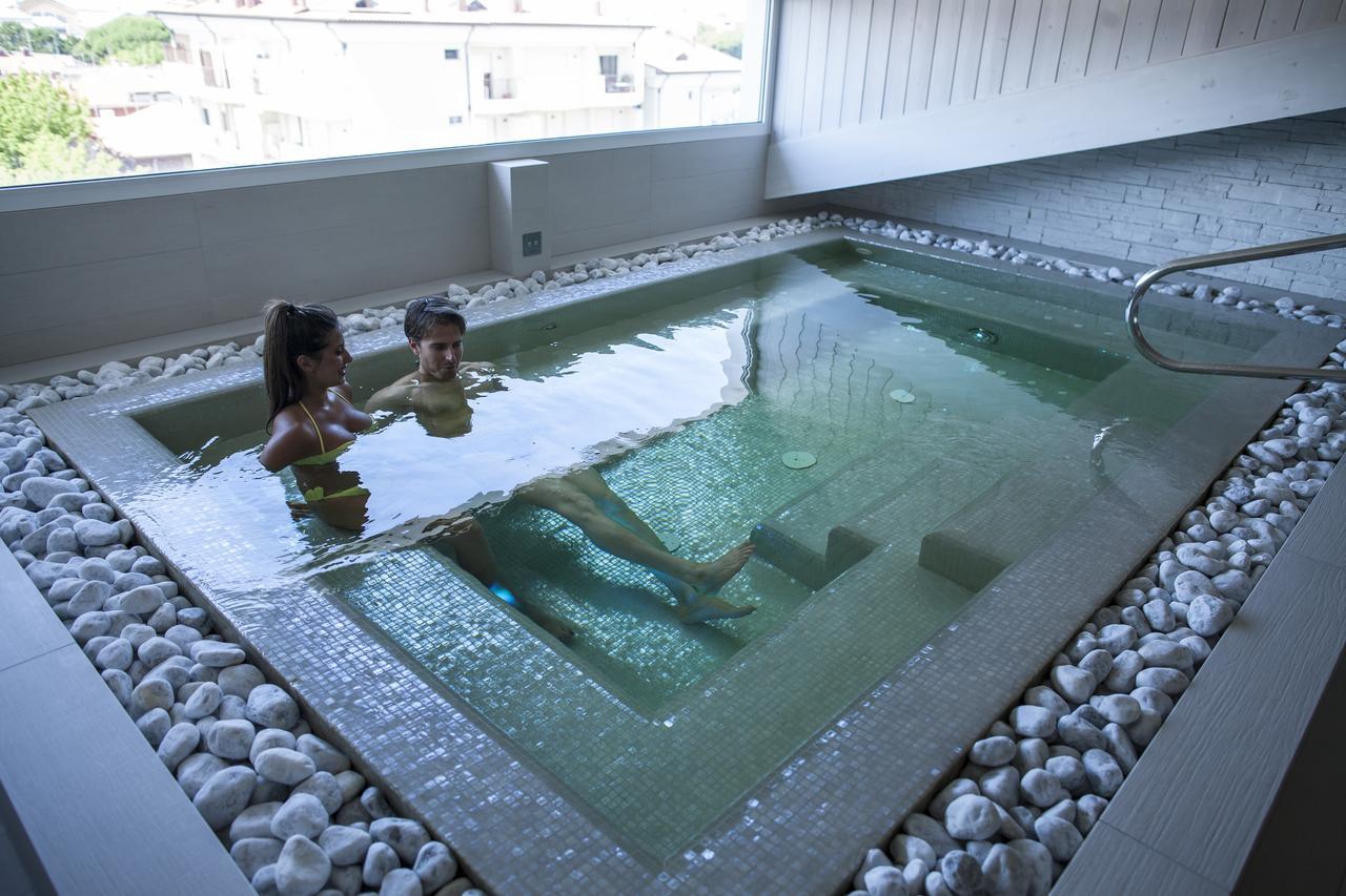 רימיני Hotel Aquila Azzurra מראה חיצוני תמונה