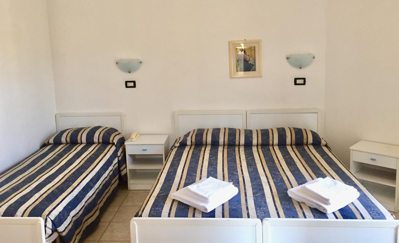 רימיני Hotel Aquila Azzurra מראה חיצוני תמונה