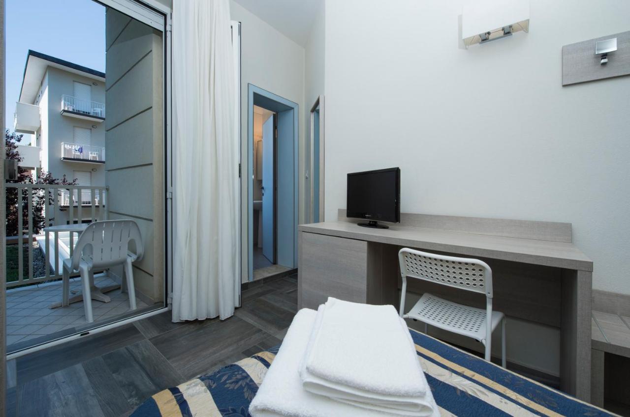 רימיני Hotel Aquila Azzurra מראה חיצוני תמונה